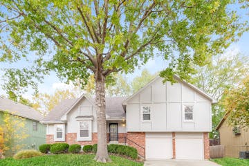 15347 NEWTON DR OVERLAND PARK, KS 66223